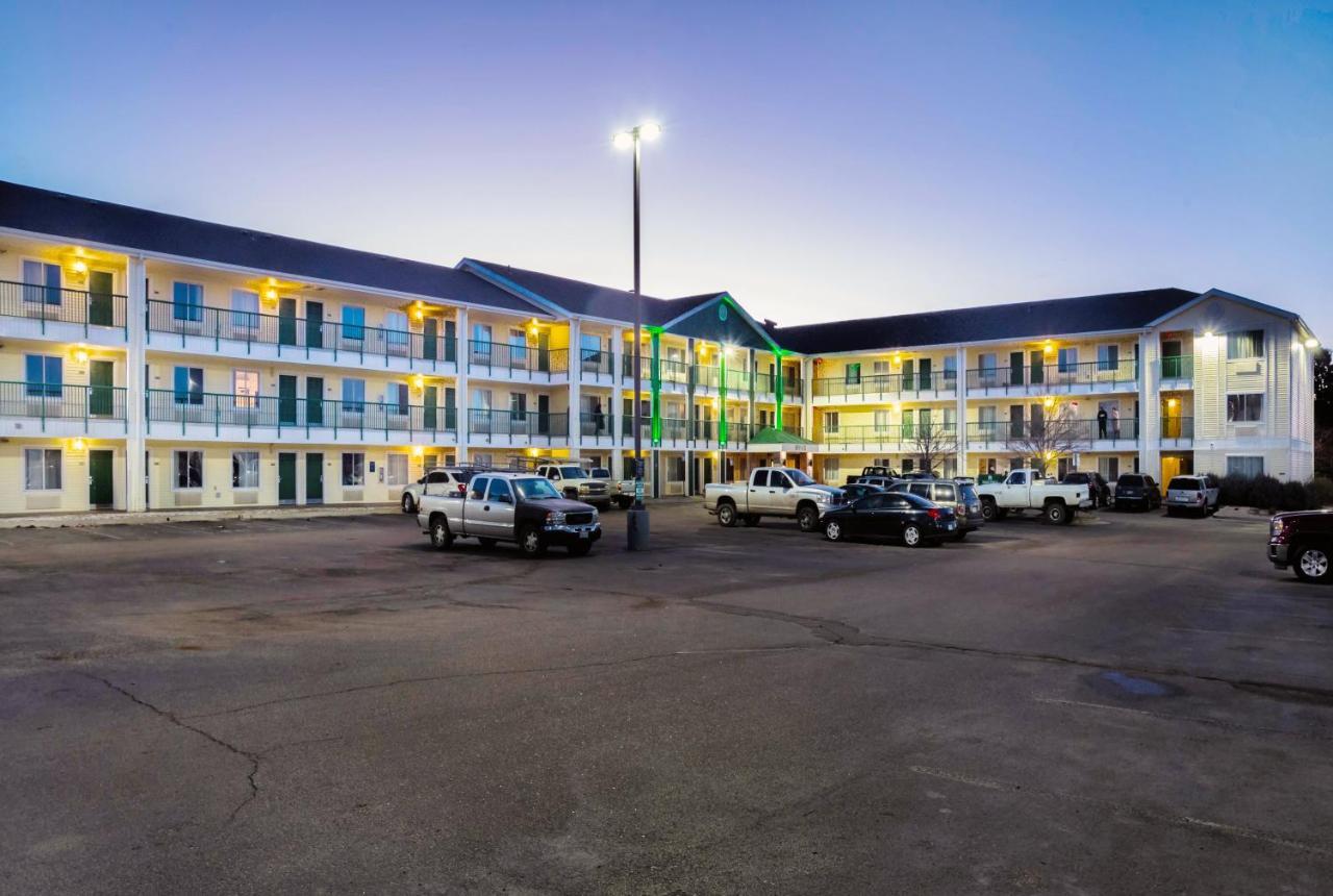 Hometowne Studios By Red Roof Colorado Springs - Airport Екстер'єр фото