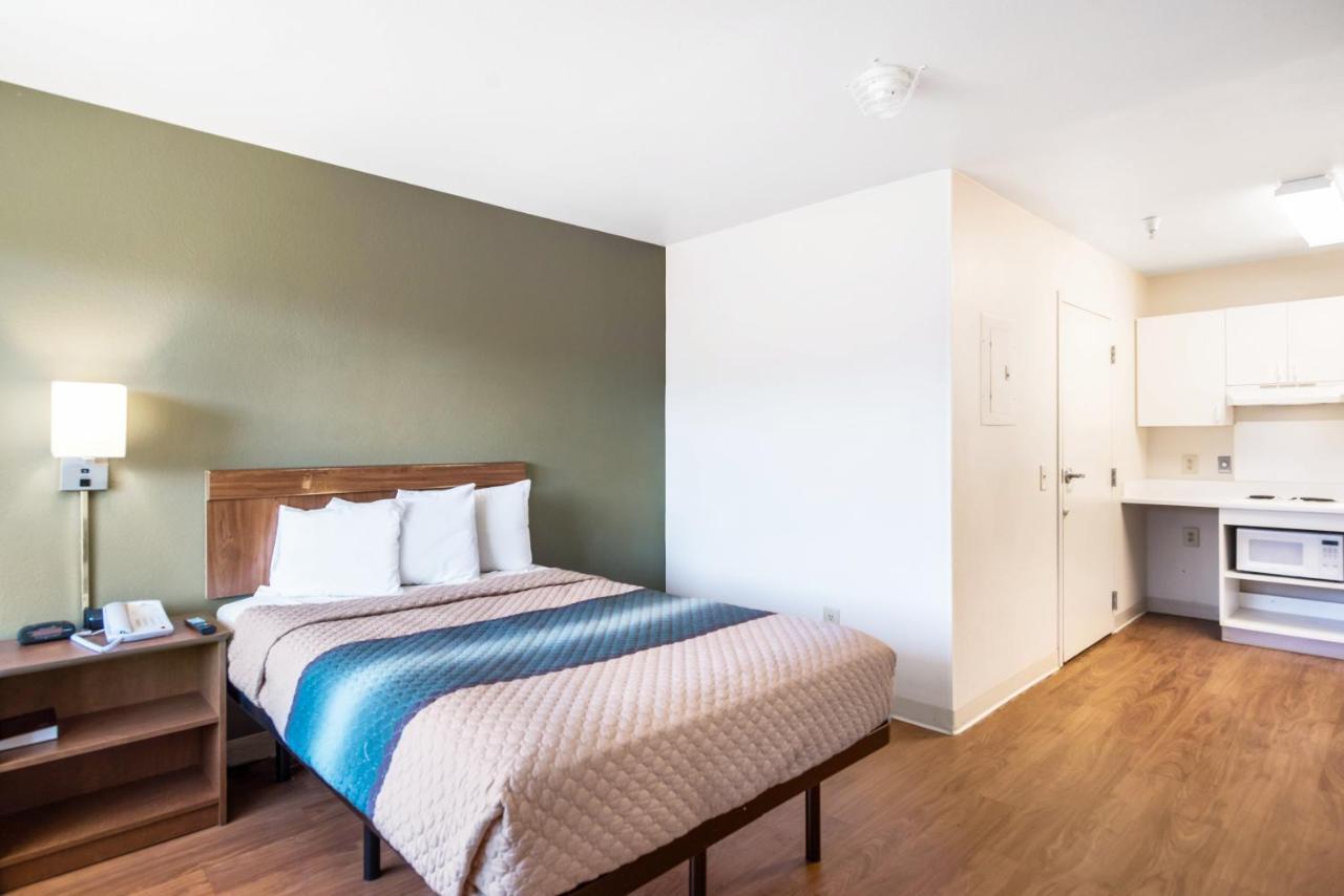 Hometowne Studios By Red Roof Colorado Springs - Airport Екстер'єр фото