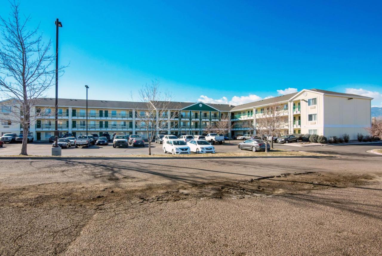 Hometowne Studios By Red Roof Colorado Springs - Airport Екстер'єр фото